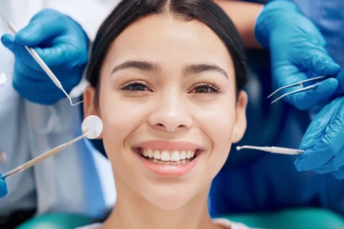 Gummy Smile Nedir ve Diş Estetiği ile Nasıl Tedavi Edilir.webp