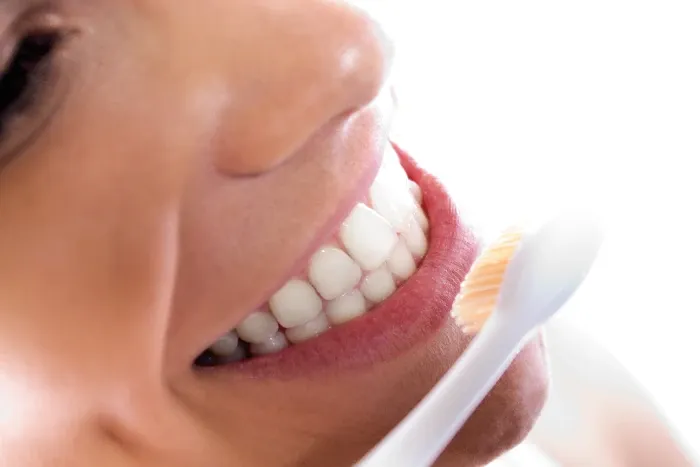 Ön Diş Estetik Dolgusu Dayanıklılığı ve Bakım Önerileri.webp